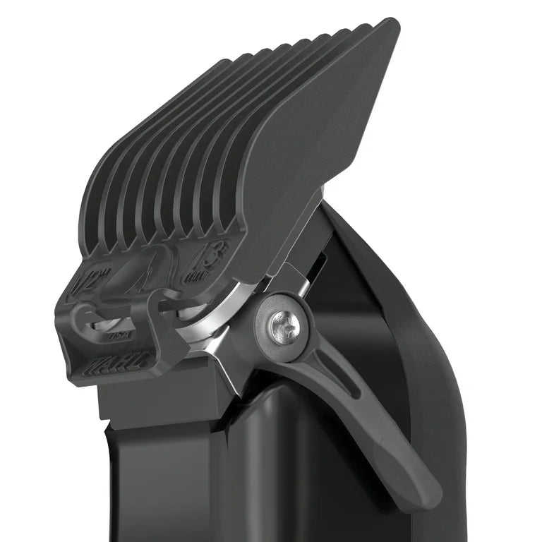 Wahl Deluxe Chrome Pro Cortapelos con Cable para Hombre, Kit de Cortapelos con Estuche de Almacenamiento 79650-1301