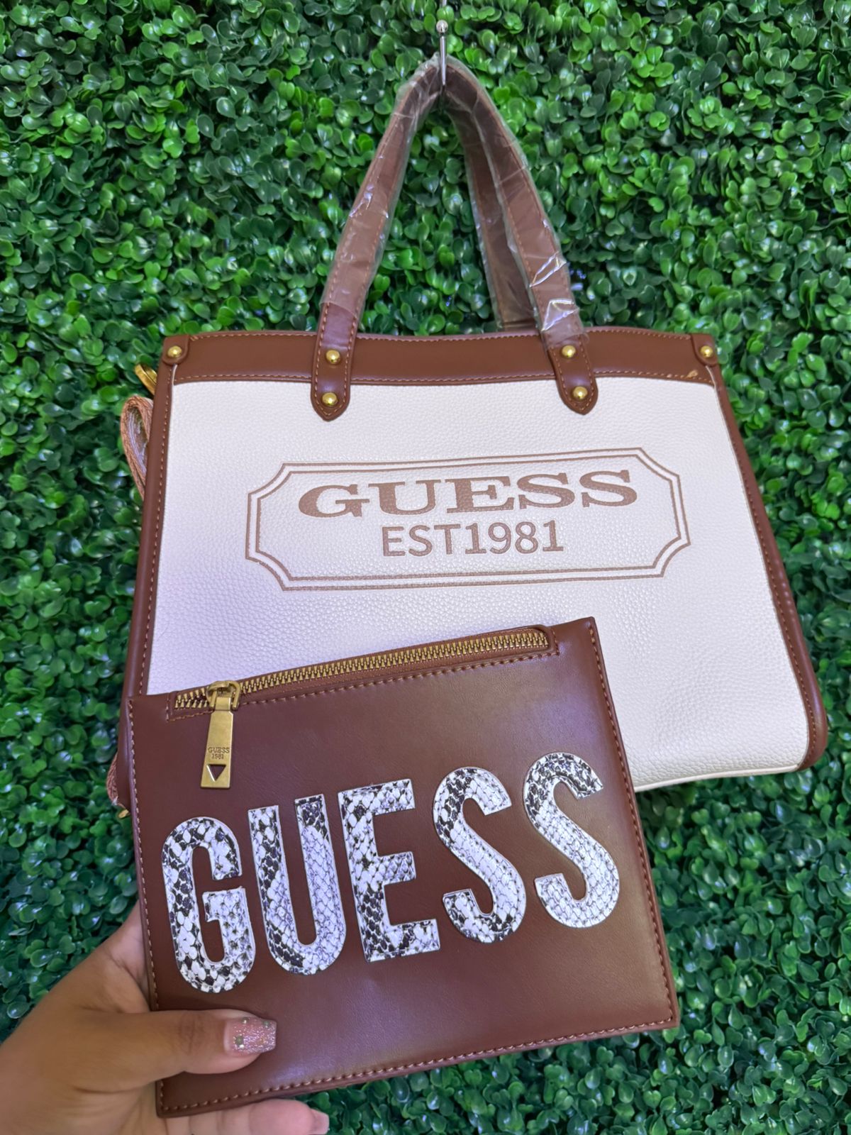 Bolso Guess hueso
