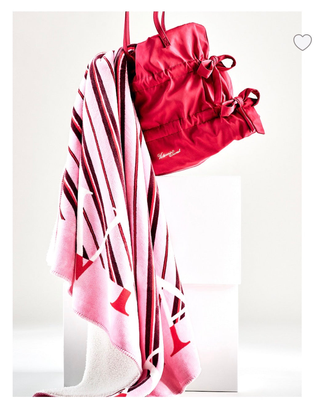 Set Victoria’s Secret Red Lacquer – Bolsa Tote Roja con Lazos y Manta Rosa Estampada