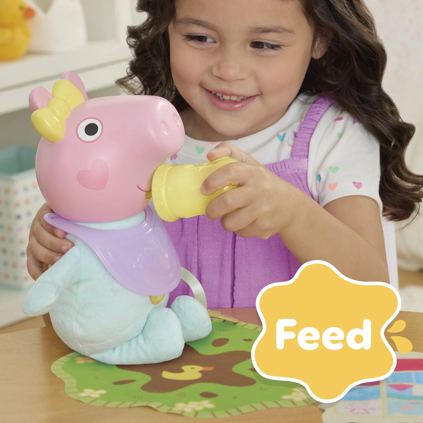 Peppa Pig Juega Oinks + Acurruca la Muñeca Interactiva Baby Evie con Accesorios, Más de 20 Sonidos, Más de 3