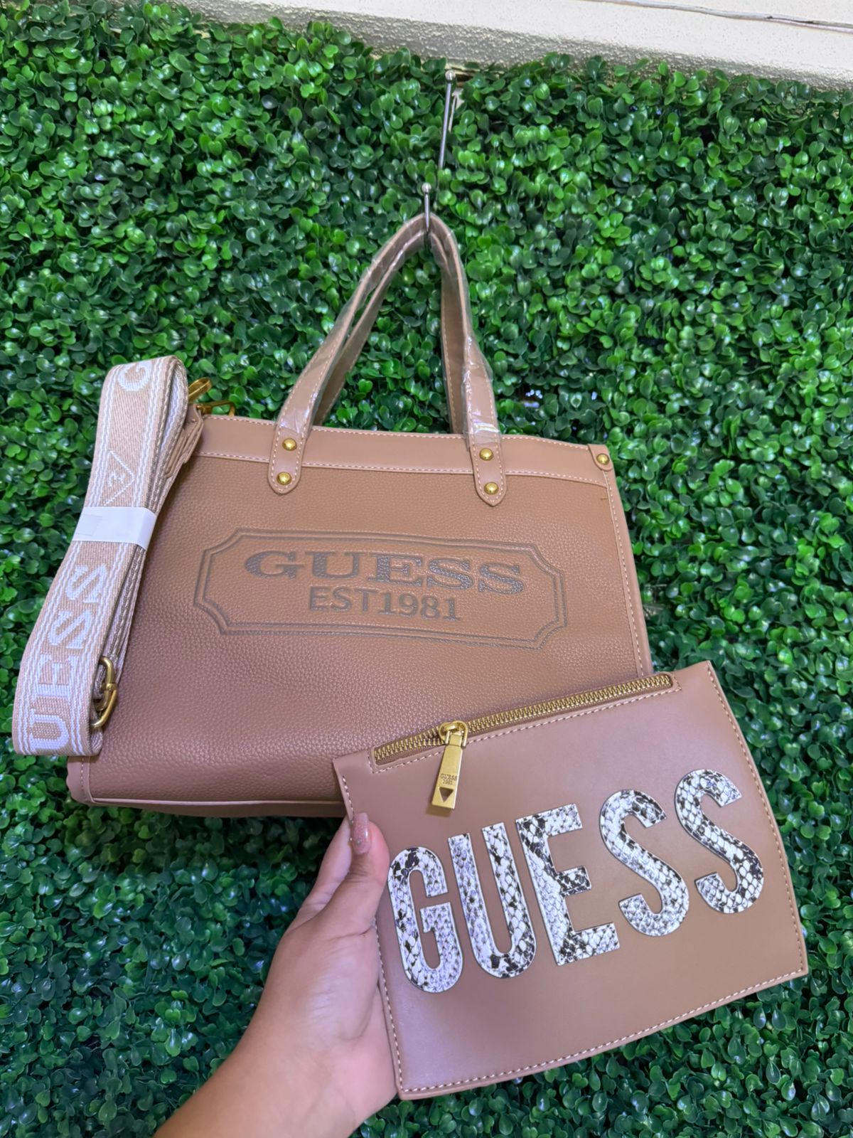 Bolsa Guess café