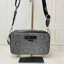 A Bandolera Guess