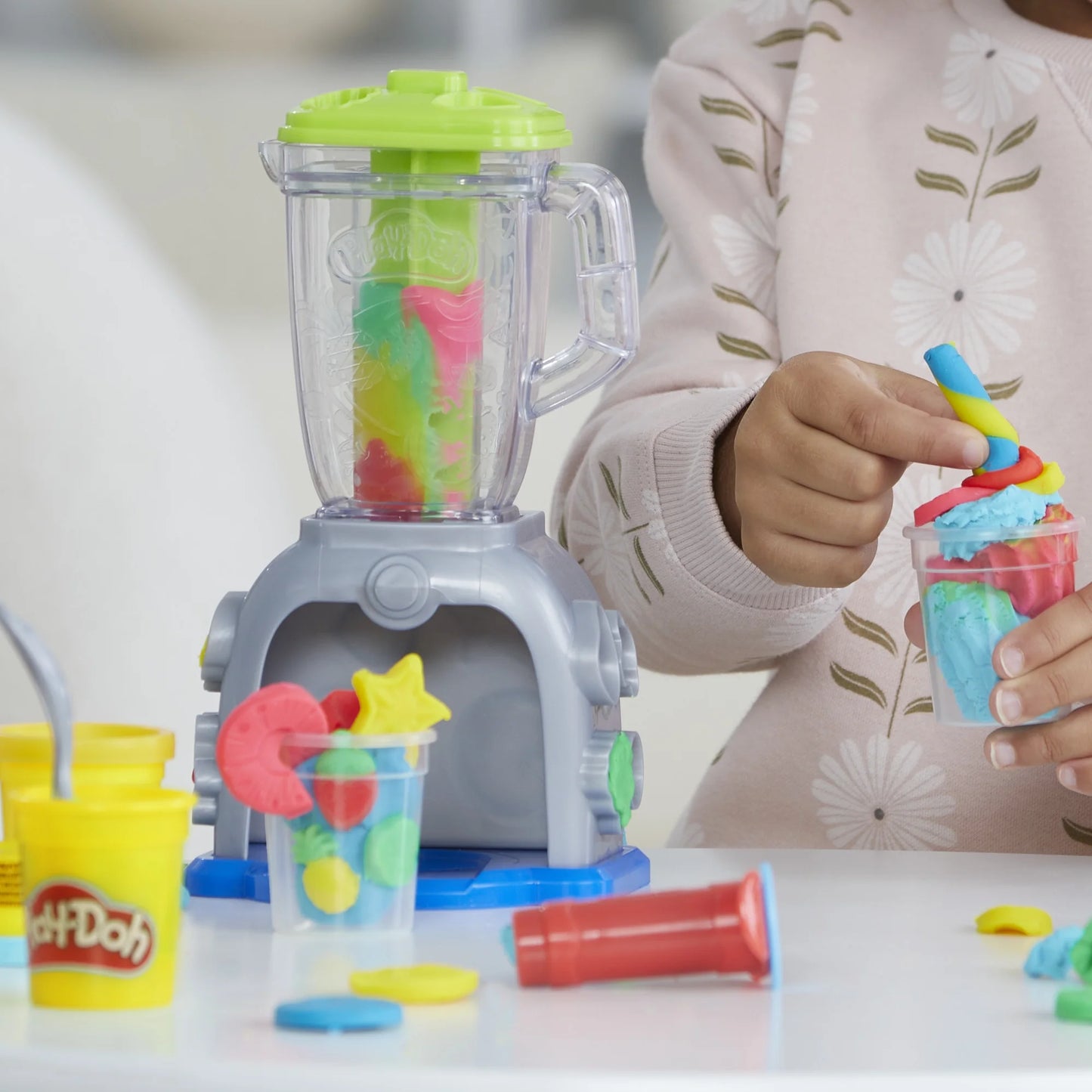 Play-Doh Juego de Batidora de Juguetes Swirlin', Juguetes de Cocina de Simulación, Regalos de Navidad, 3+