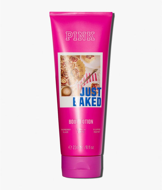 PINK Just Baked Body Lotion 236 ml | Loción Corporal Frambuesa, Vainilla y Pastelería