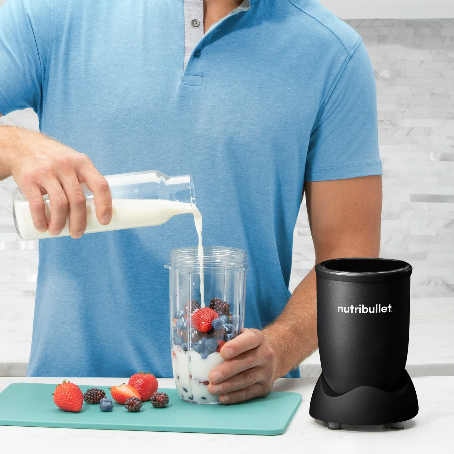 Nutribullet Licuadora Personal Pro de 32 oz y 900 Vatios, Color Negro Mate, NB9-0901AK