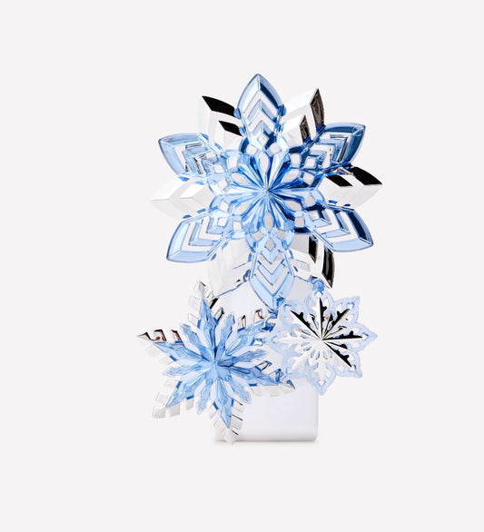 Bath & Body Works Paper Snowflakes Wallflowers – Difusor Eléctrico Decorativo con Copos de Nieve Azules y Plateados