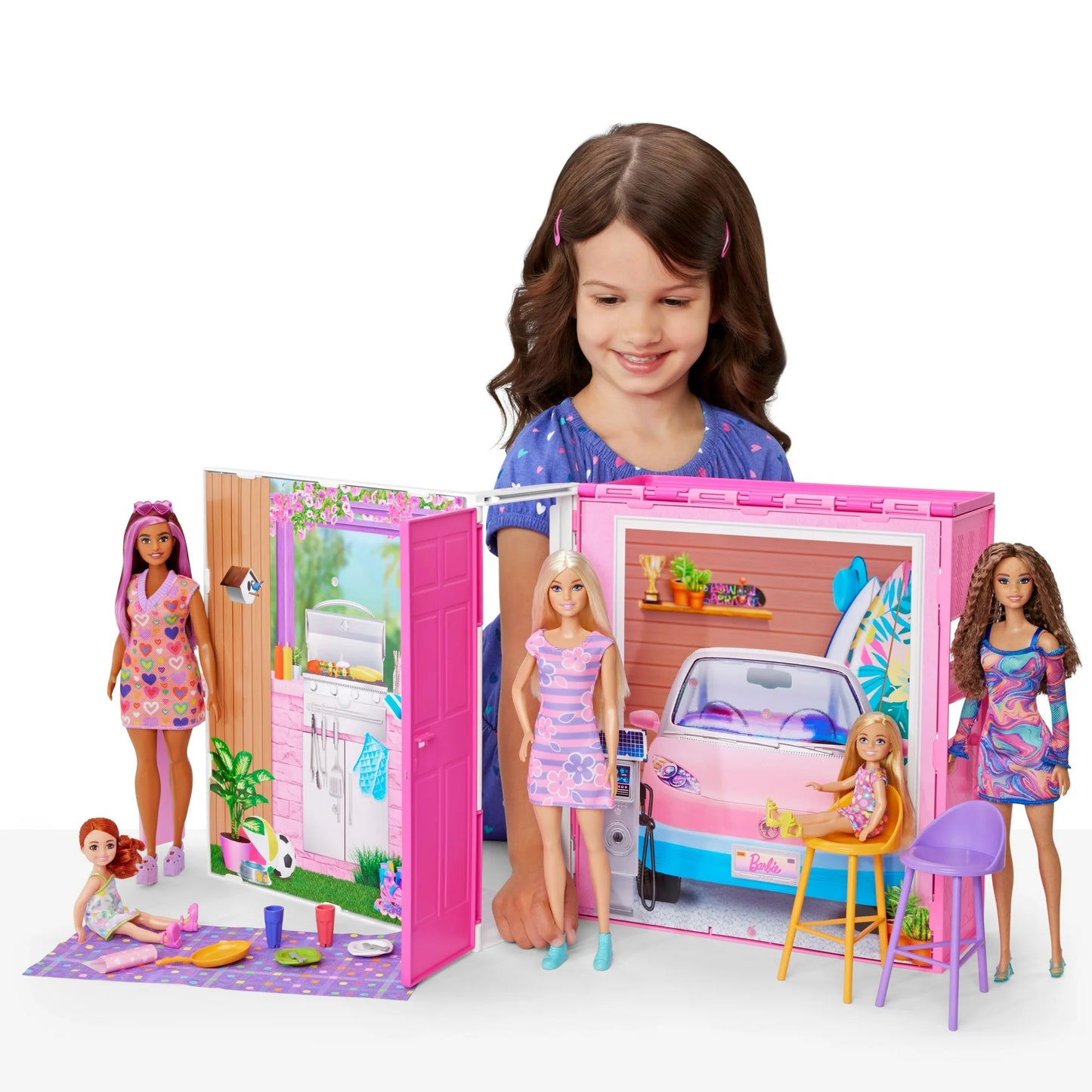 Barbie Casa de Escapada, Juego de Casa de Muñecas con 4 Áreas de Juego, 2 Sillas, Juego de 360 y Accesorios