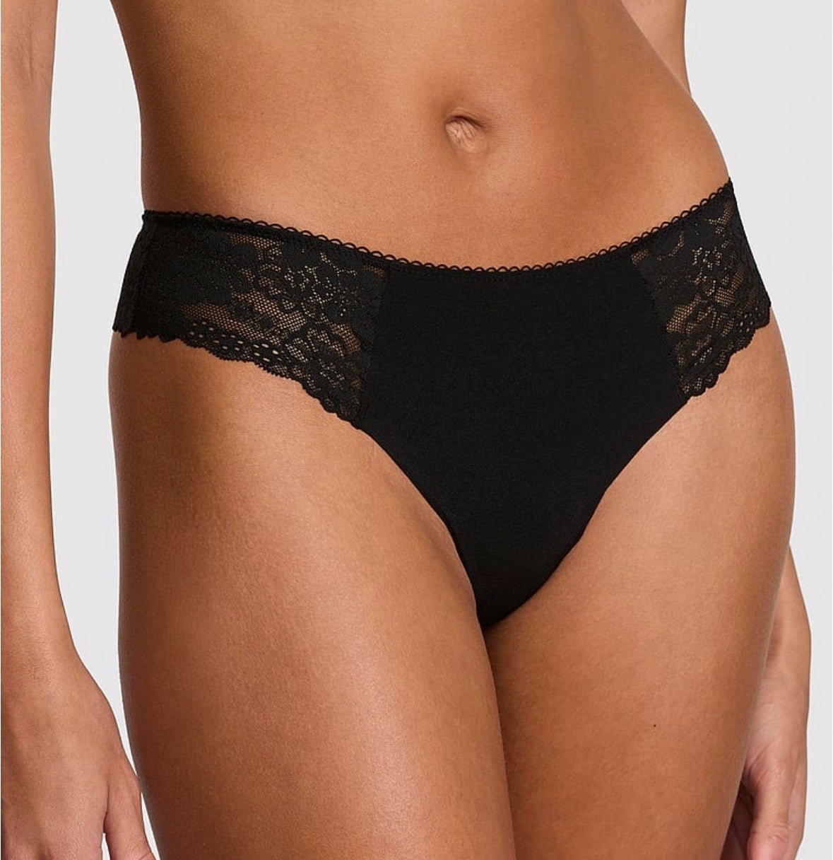 PINK Victoria’s Secret No-Show Cheeky Panty Negro con Encaje