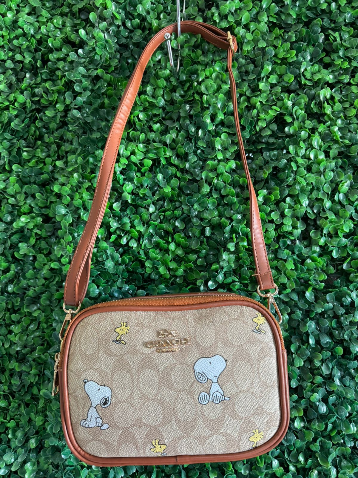 A BANDOLERA SNOPPIE INSPIRACION COACH CAFE