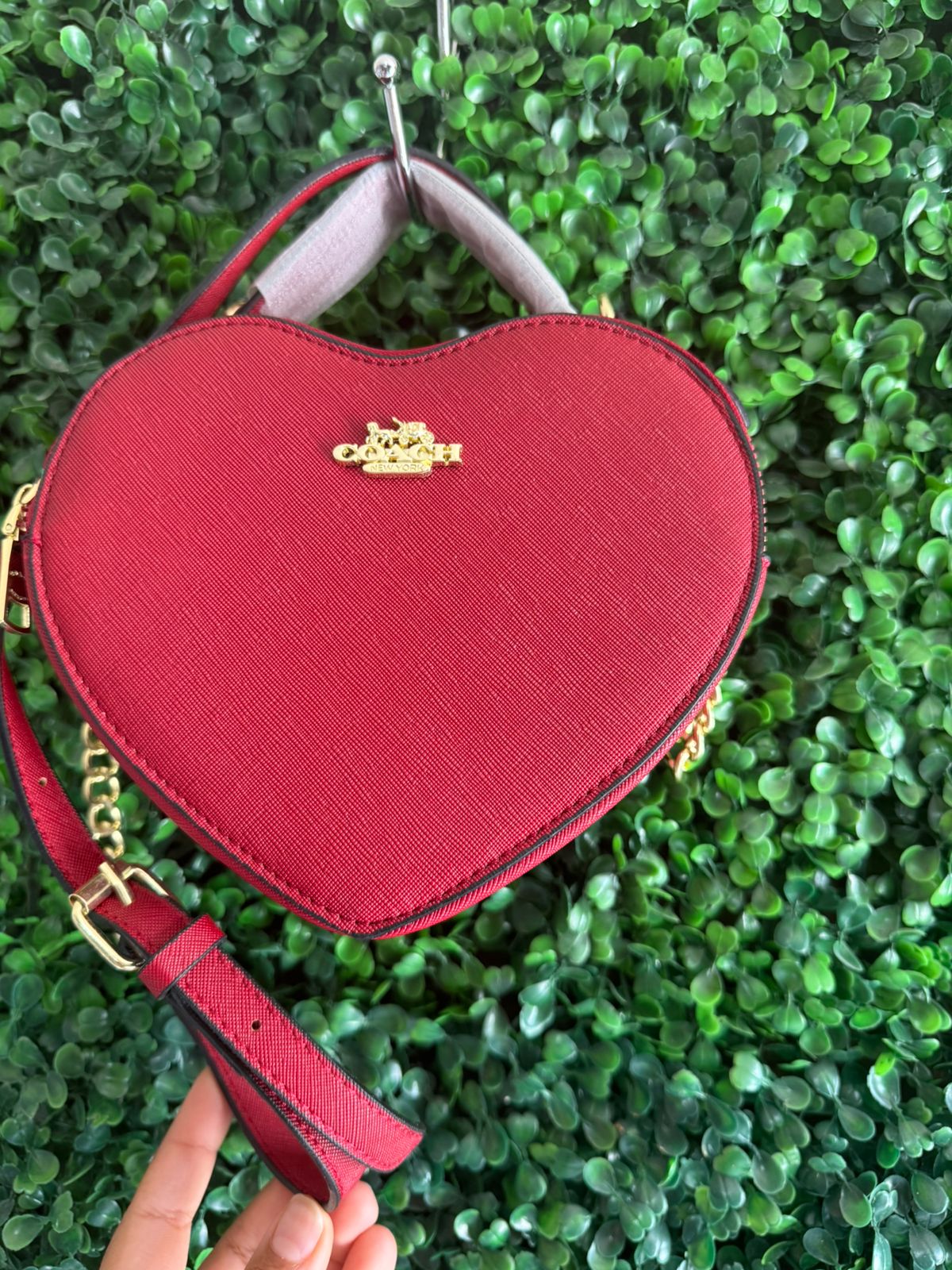 A BOLSA COACH CORAZON ROJO