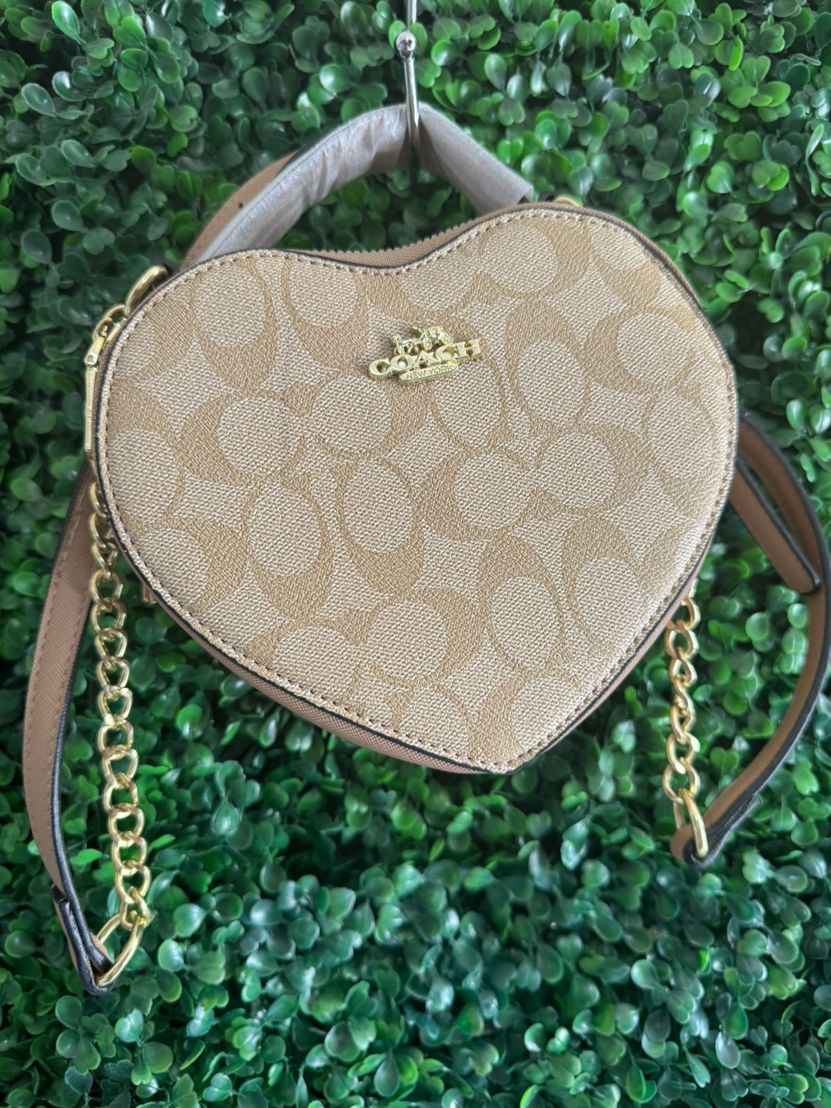 A BOLSA COACH CORAZON BEIGE