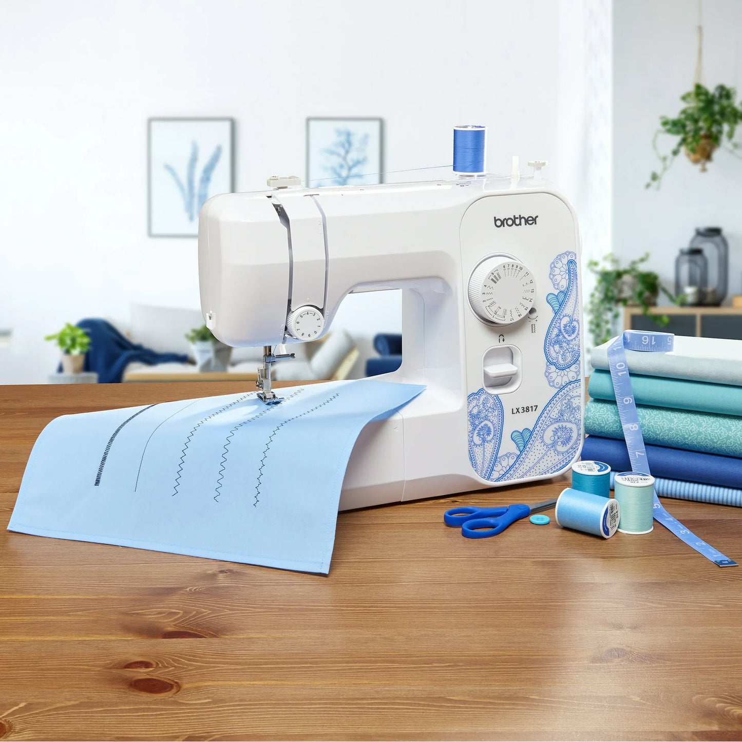 Brother LX3817 Sewing Machine, Portátil de Tamaño Completo de 17 Puntadas Blanco