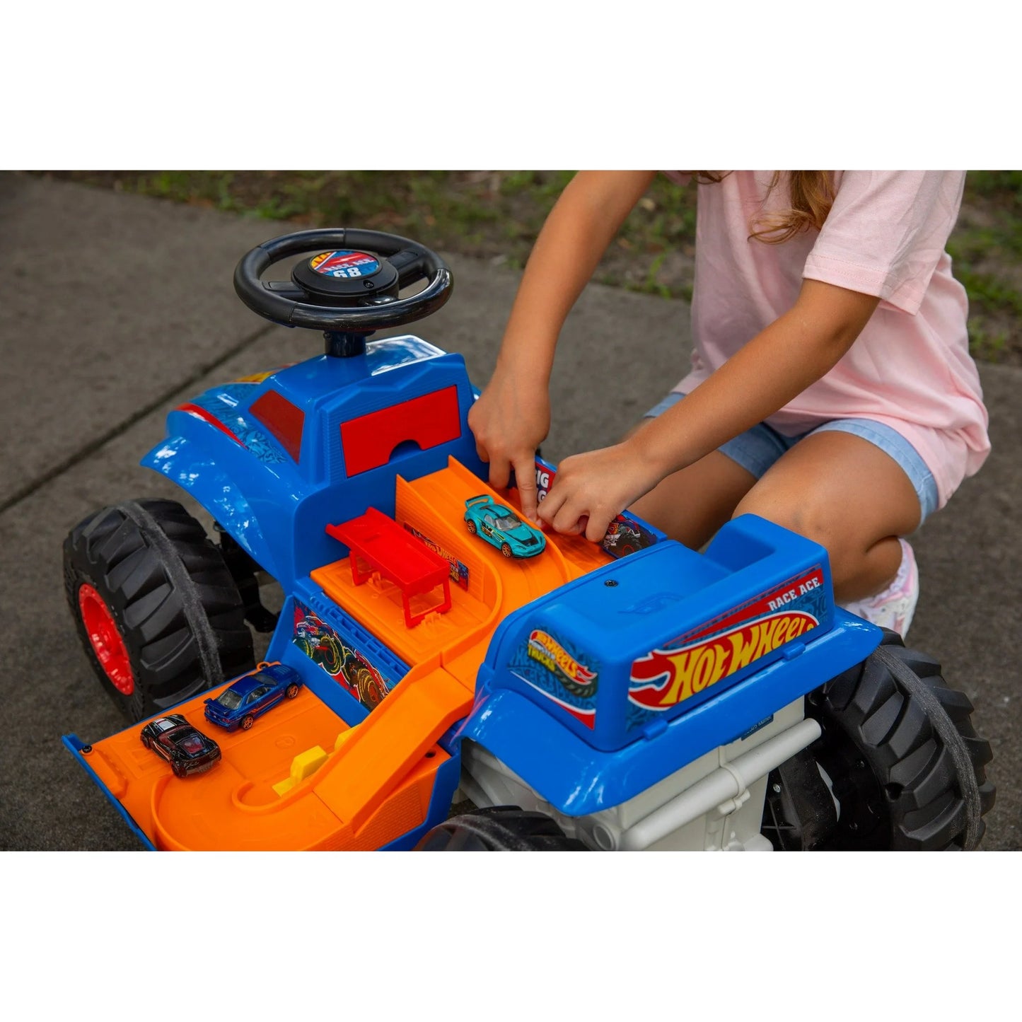 Hot Wheels Monster Truck de 6 V para Niños Pequeños, Azul/rojo, Eléctrico, Edades de 1,5 a 3 Años, Velocidad Máxima de 2 MPH